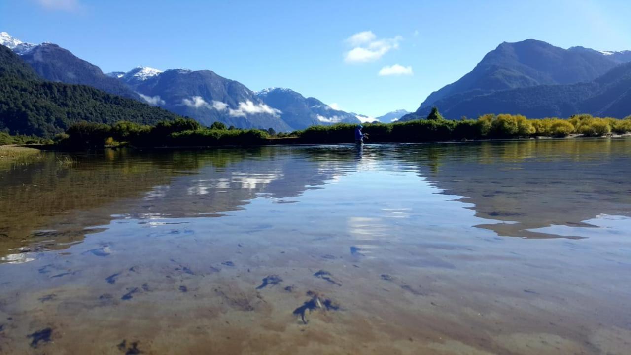 Cabanas Nutrias Patagonicas Puelo River Eksteriør billede