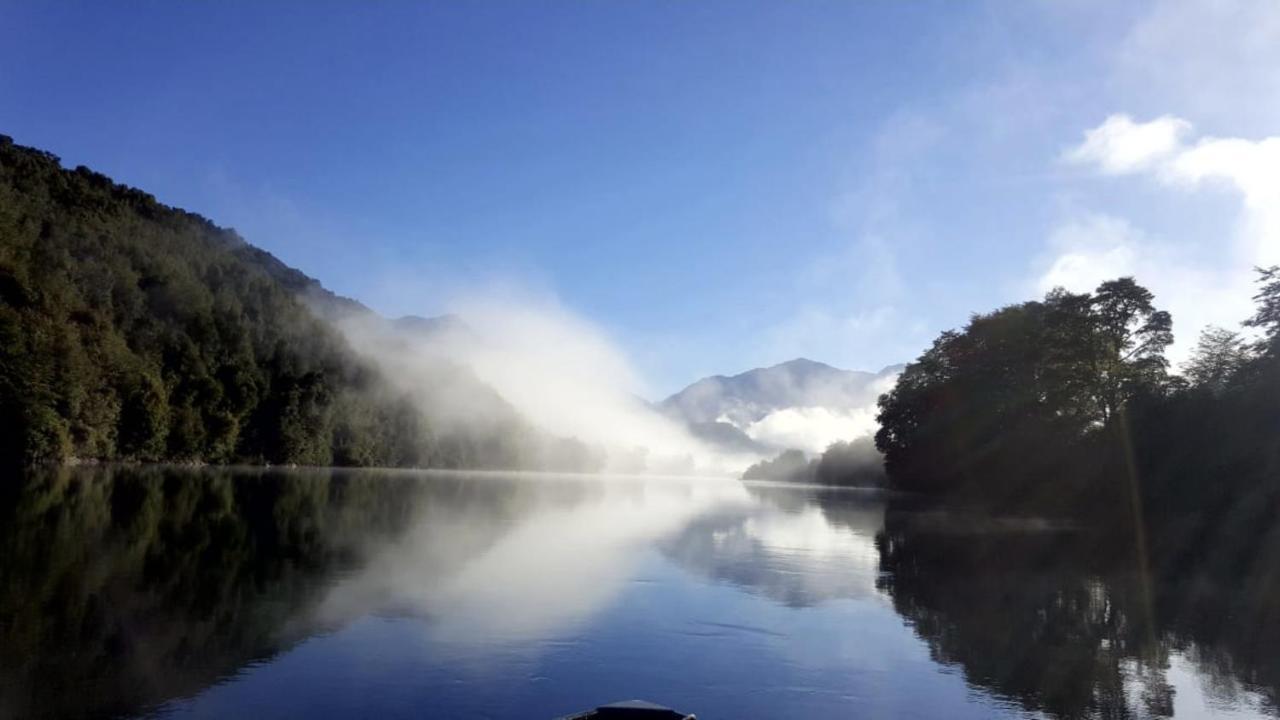 Cabanas Nutrias Patagonicas Puelo River Eksteriør billede