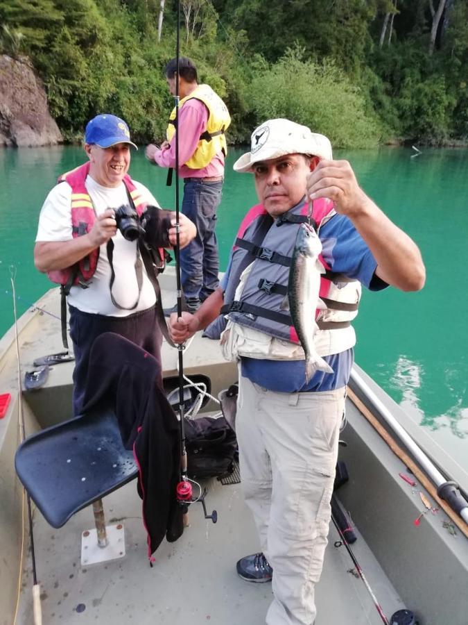 Cabanas Nutrias Patagonicas Puelo River Eksteriør billede